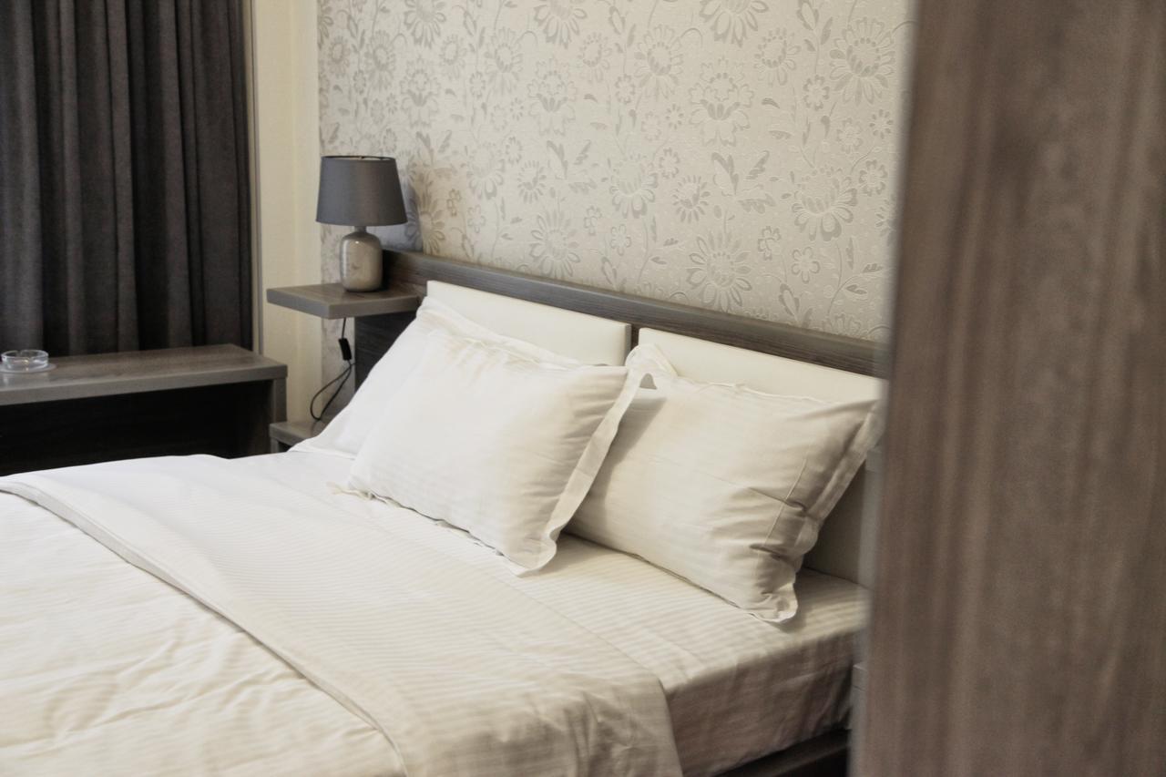 Hotel Four Brothers Тбилиси Экстерьер фото